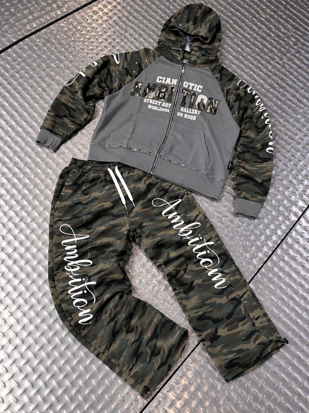 Tracksuit Camo Strass Grigia