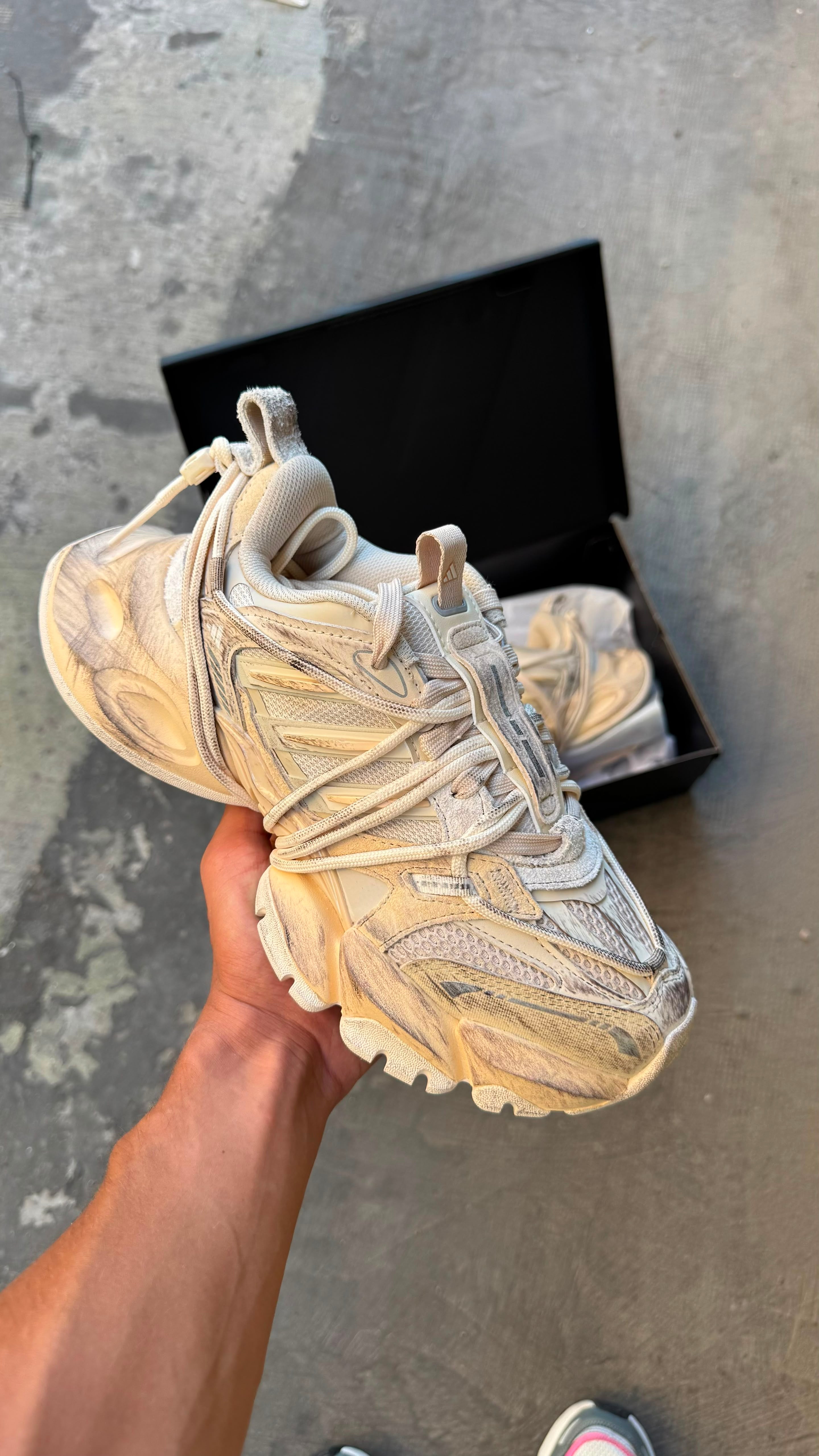Adidas XLG Runner Deluxe Beige