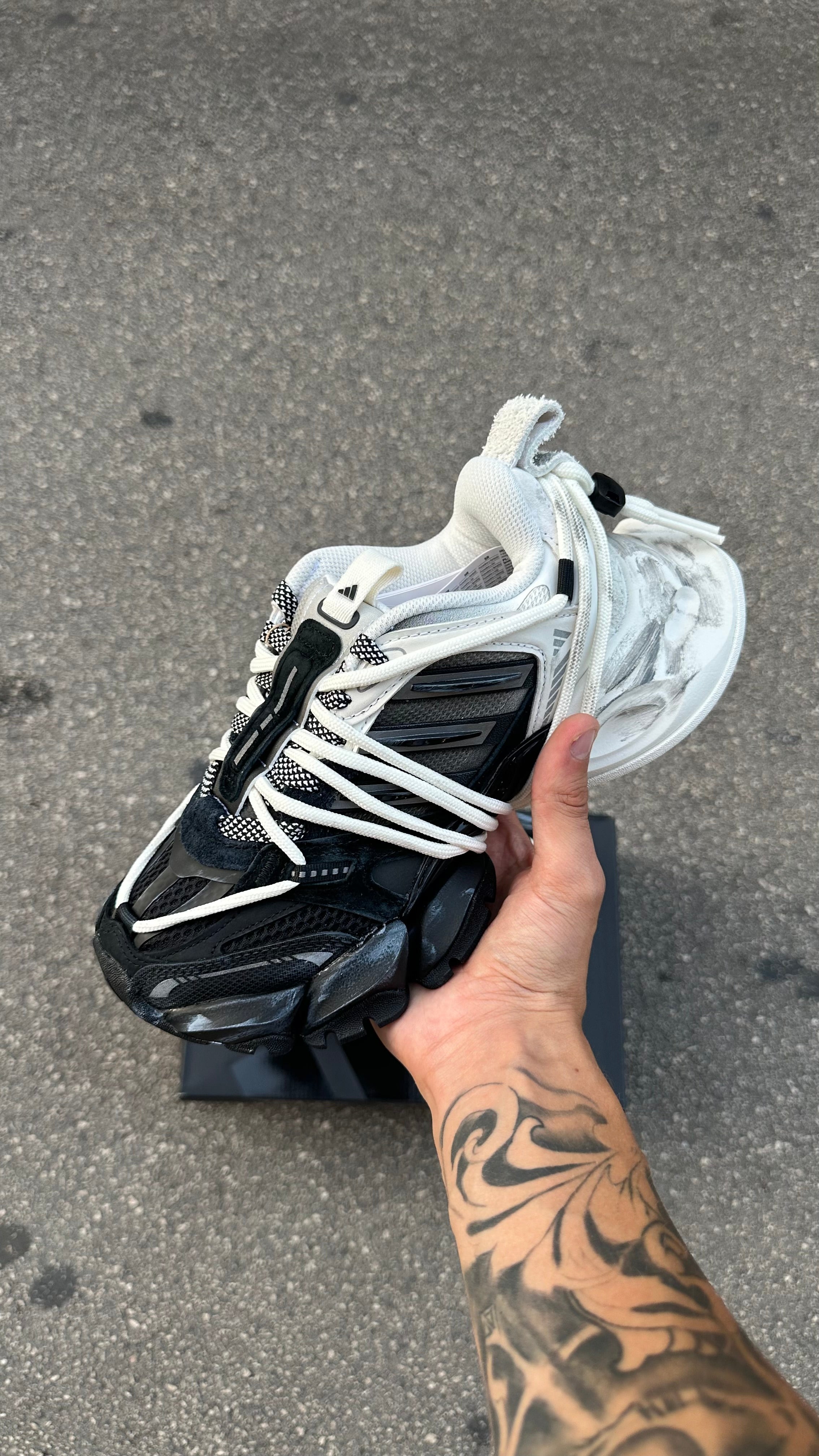 Adidas XLG Runner Deluxe Black-White