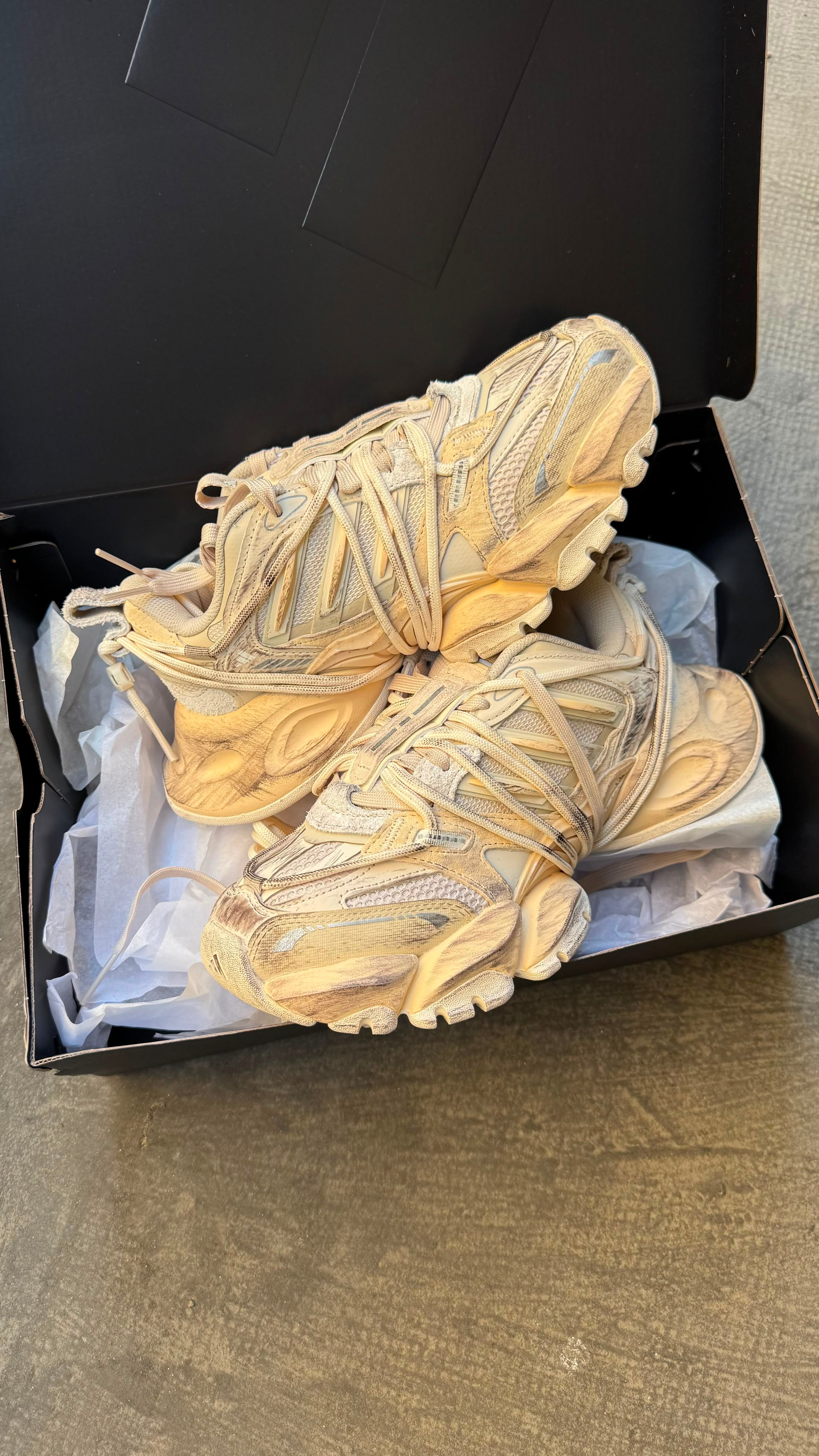 Adidas XLG Runner Deluxe Beige
