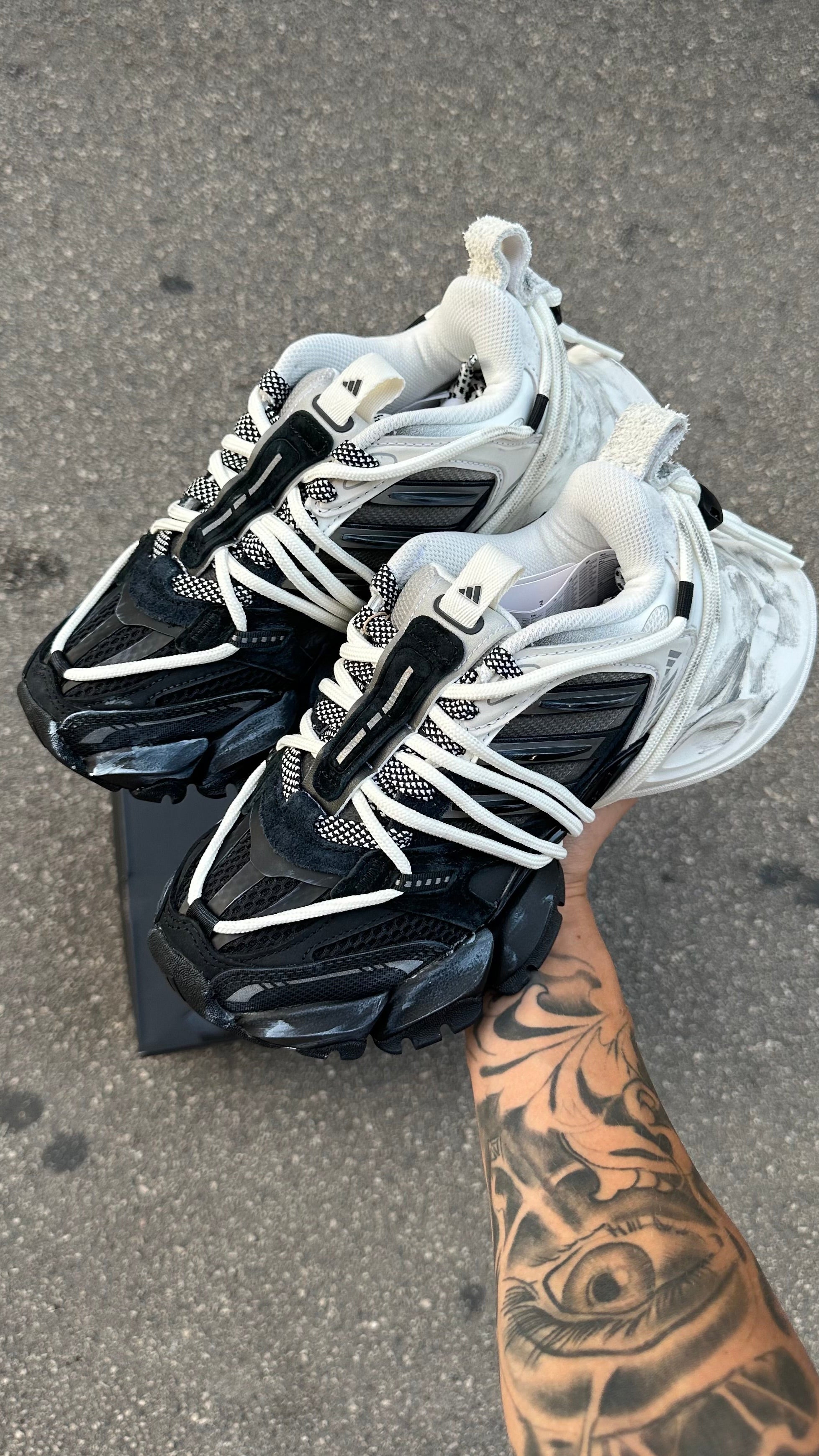 Adidas XLG Runner Deluxe Black-White