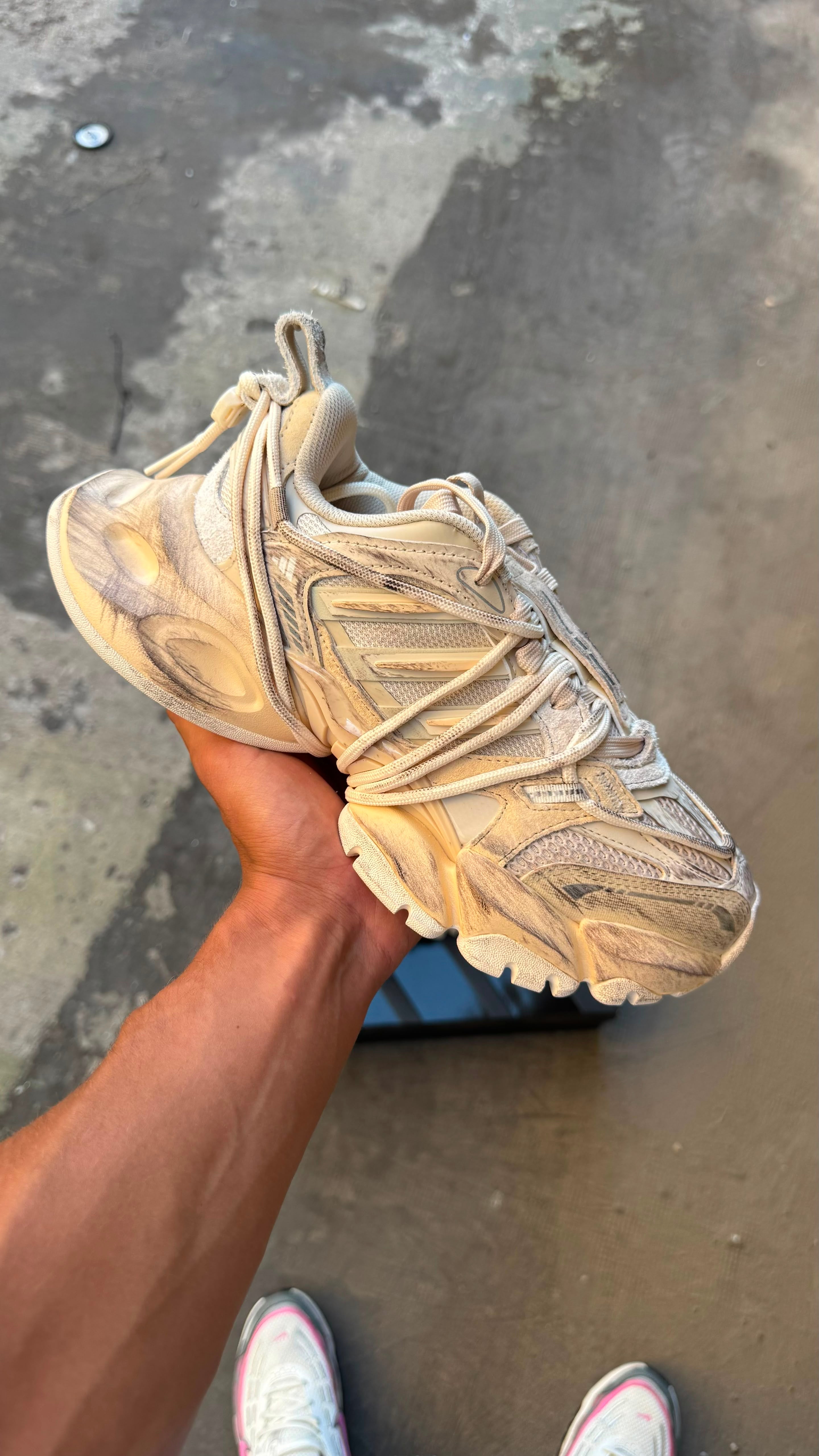 Adidas XLG Runner Deluxe Beige